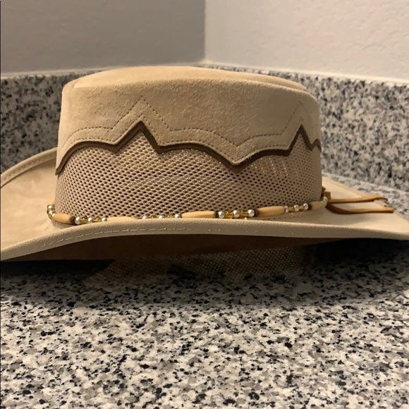 Modern cowboy hat - Picture 2 of 4